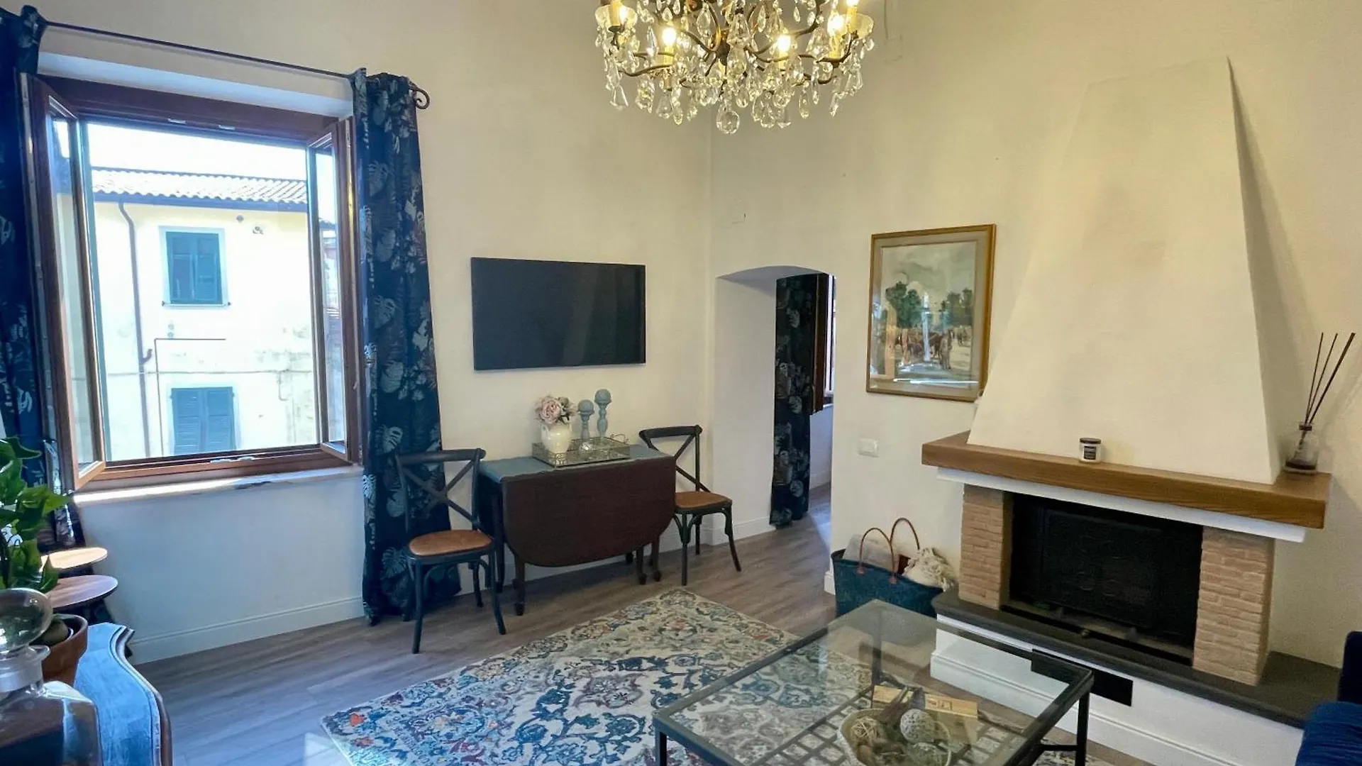 Casa Rosie Apartment Chianni Italy